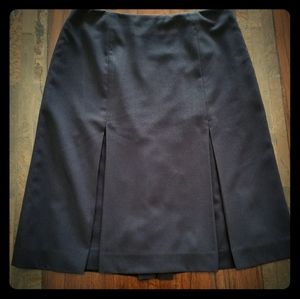 Jones wear pleated skirt size 4